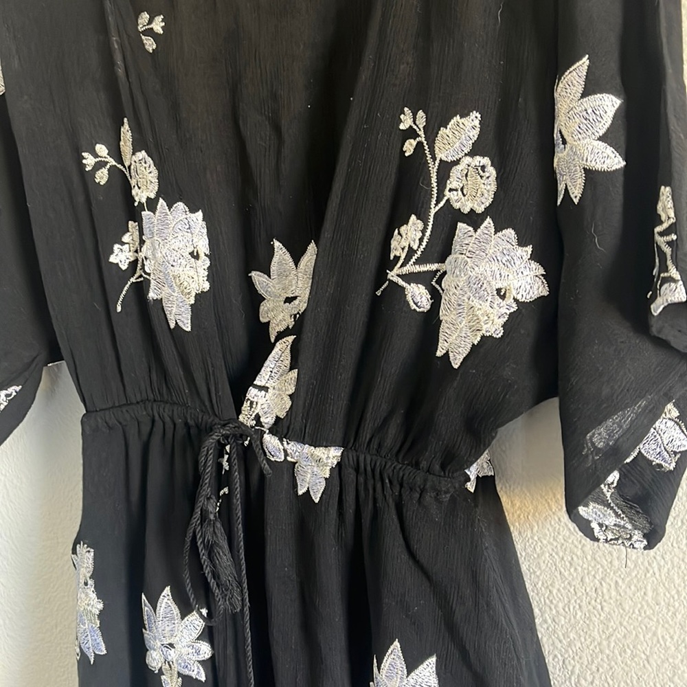 Deep V Romper - Picture 2 of 6